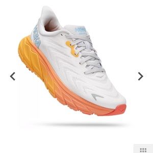 LIKE NEW HOKA Women's Arahi 6 Running Shoes size 7